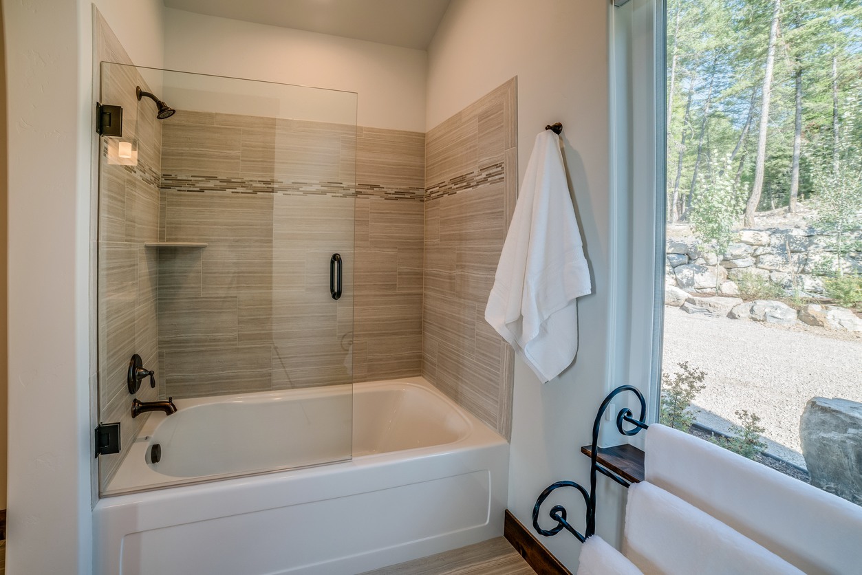 Shower & Tub Installation in Kettering